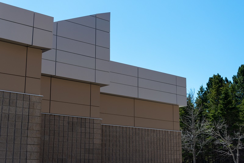 The,Exterior,Wall,Of,A,Contemporary,Commercial,Style,Building,With