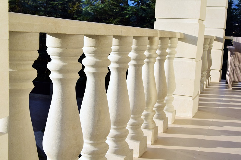 Ancient,Balustrade,On,The,Balcony,And,A,Marble,Staircase,On
